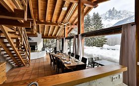 Chalet Isabelle Mountain lodge 5 star 5 bedroom en suite sauna jacuzzi